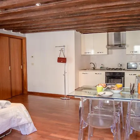 アパート Superior In Via Garibaldi By Bricola