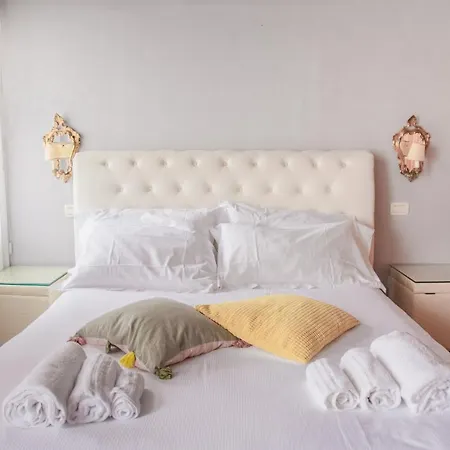 Superior In Via Garibaldi By Bricola アパート *