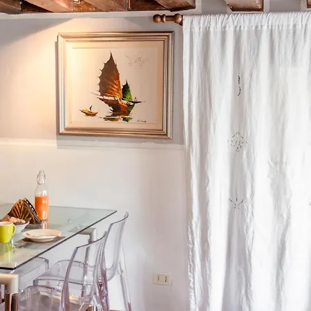 アパート Superior In Via Garibaldi By Bricola