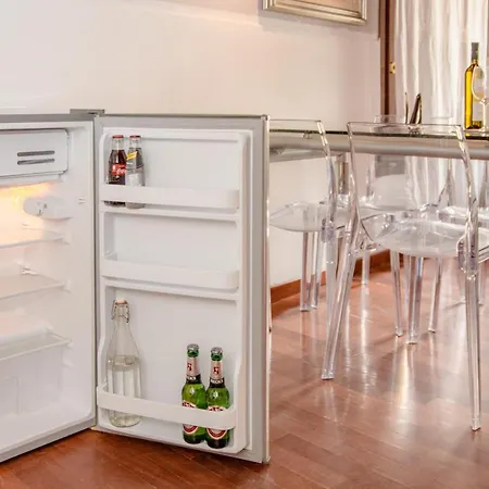 Superior In Via Garibaldi By Bricola * ヴェネツィア