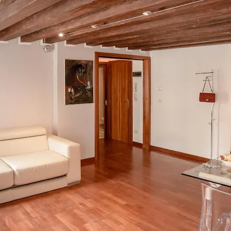 Superior In Via Garibaldi By Bricola ヴェネツィア