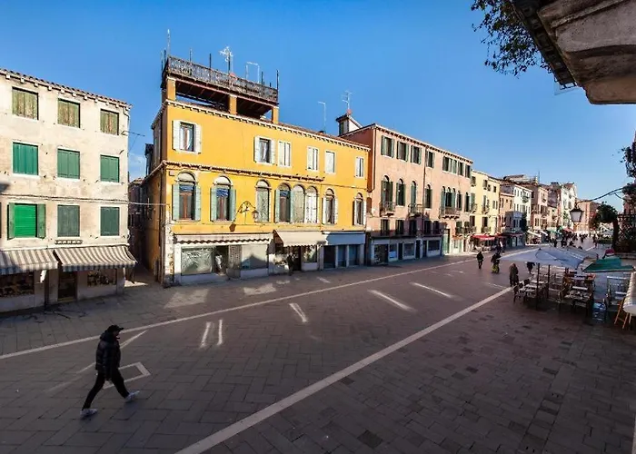 Superior In Via Garibaldi By Bricola Apartamento Venecia