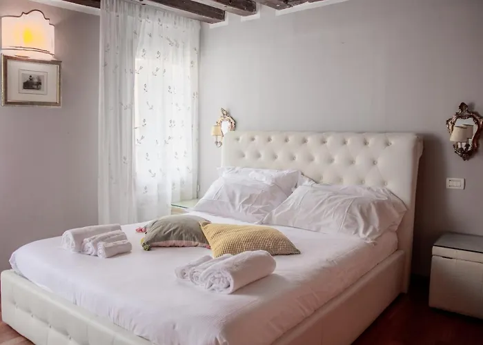 Superior In Via Garibaldi By Bricola Apartamento Venecia