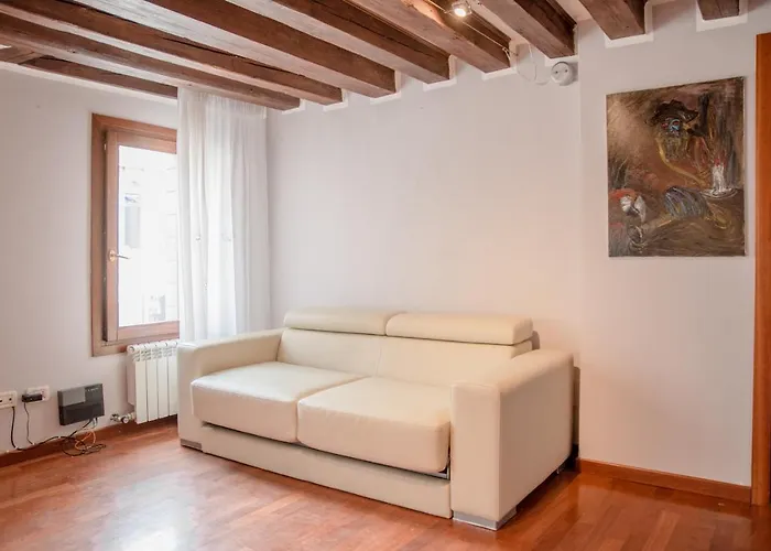 Superior In Via Garibaldi By Bricola * Venecia